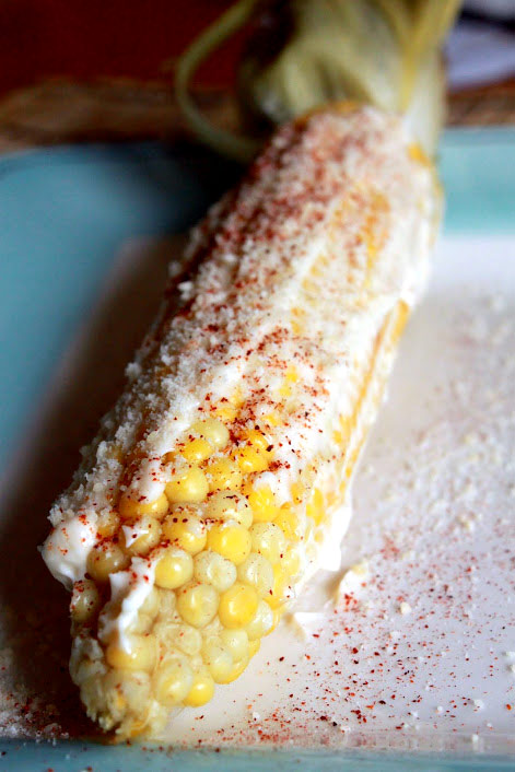 Grilled Mexican Corn with Mayonnaise and Cheese