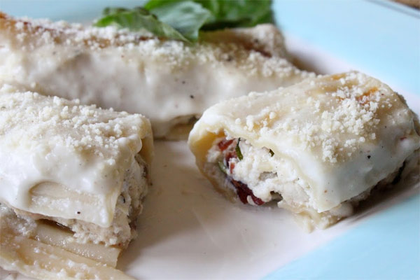 Stuffed Cannelloni with Chicken and Bacon