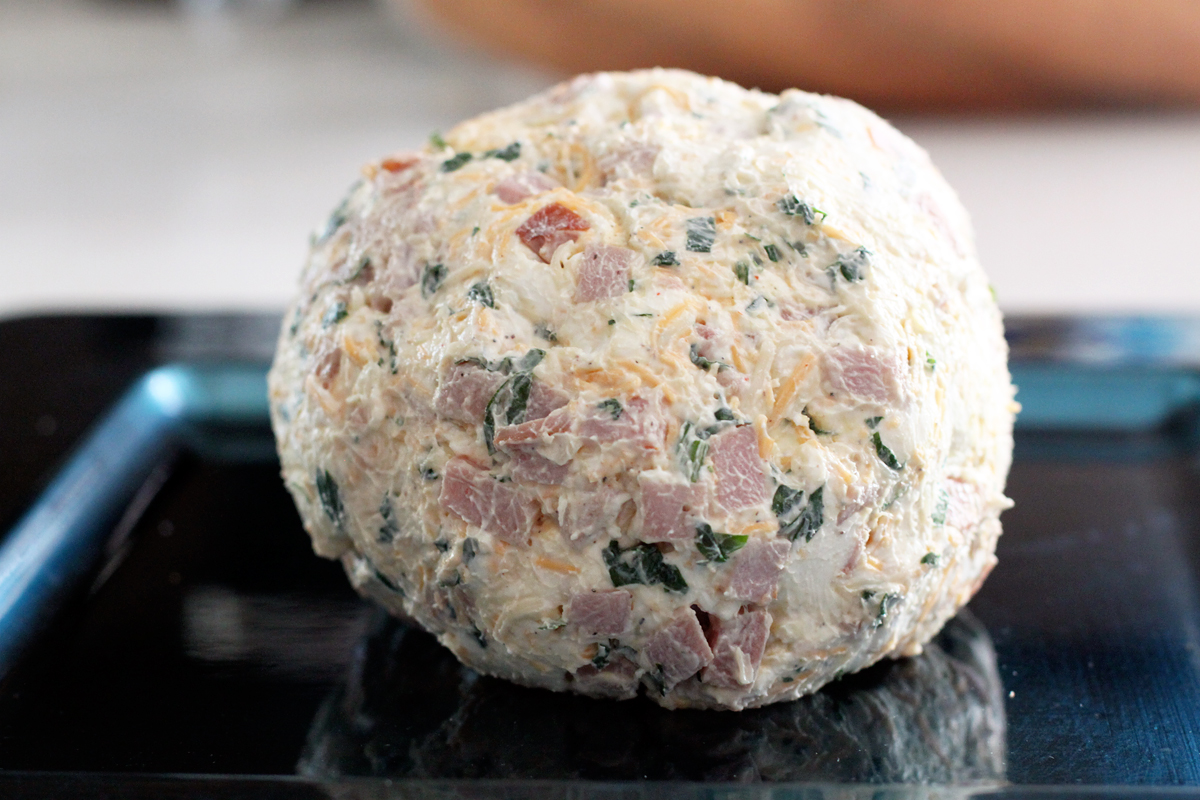 How do you make a cheese ball with chipped beef?