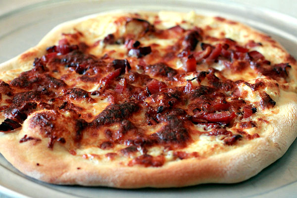 Caramelized Onion and Maple Bacon Pizza Recipe