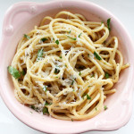 How to make spaghetti with pecorino romano and black pepper recipe