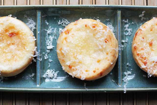 Brazilian Cheese Bread - Pao de Queijo